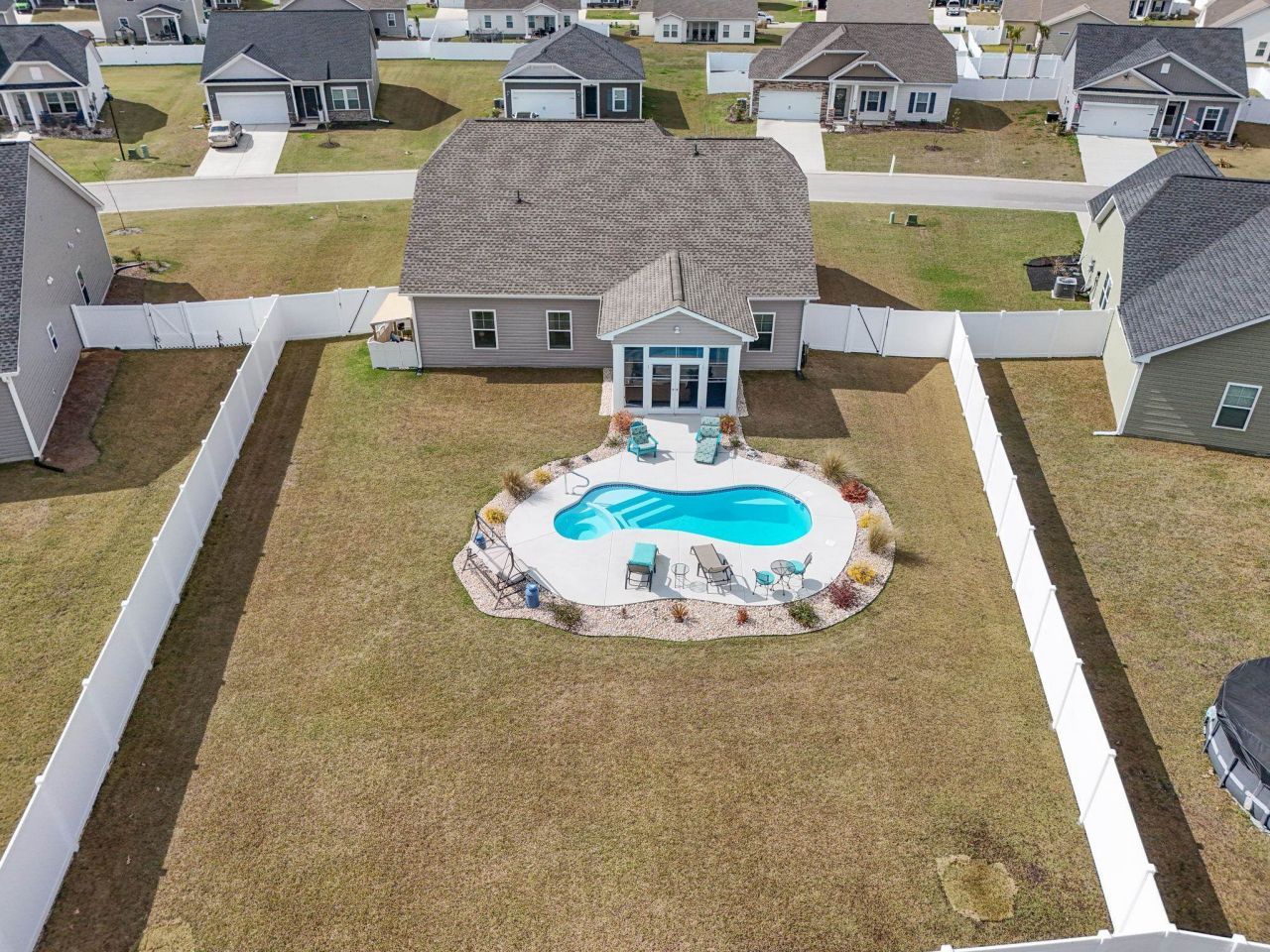 562 Honeyhill Loop Photo 2