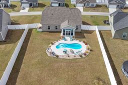 562 Honeyhill Loop photo 4