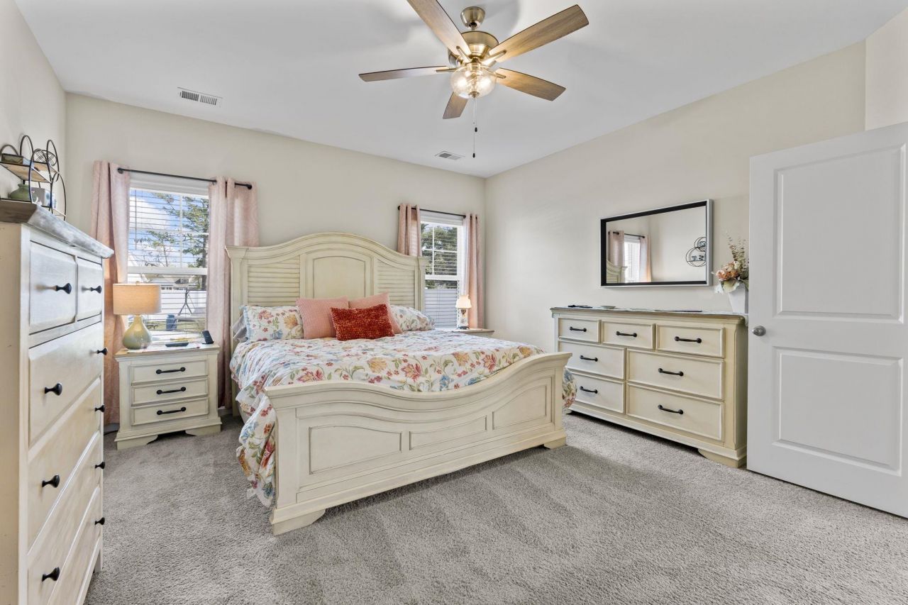 562 Honeyhill Loop Photo 23