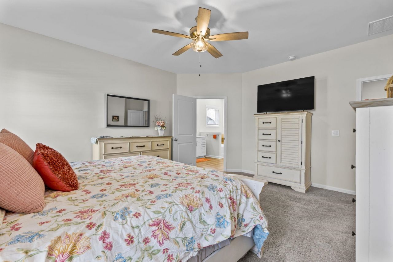 562 Honeyhill Loop Photo 24