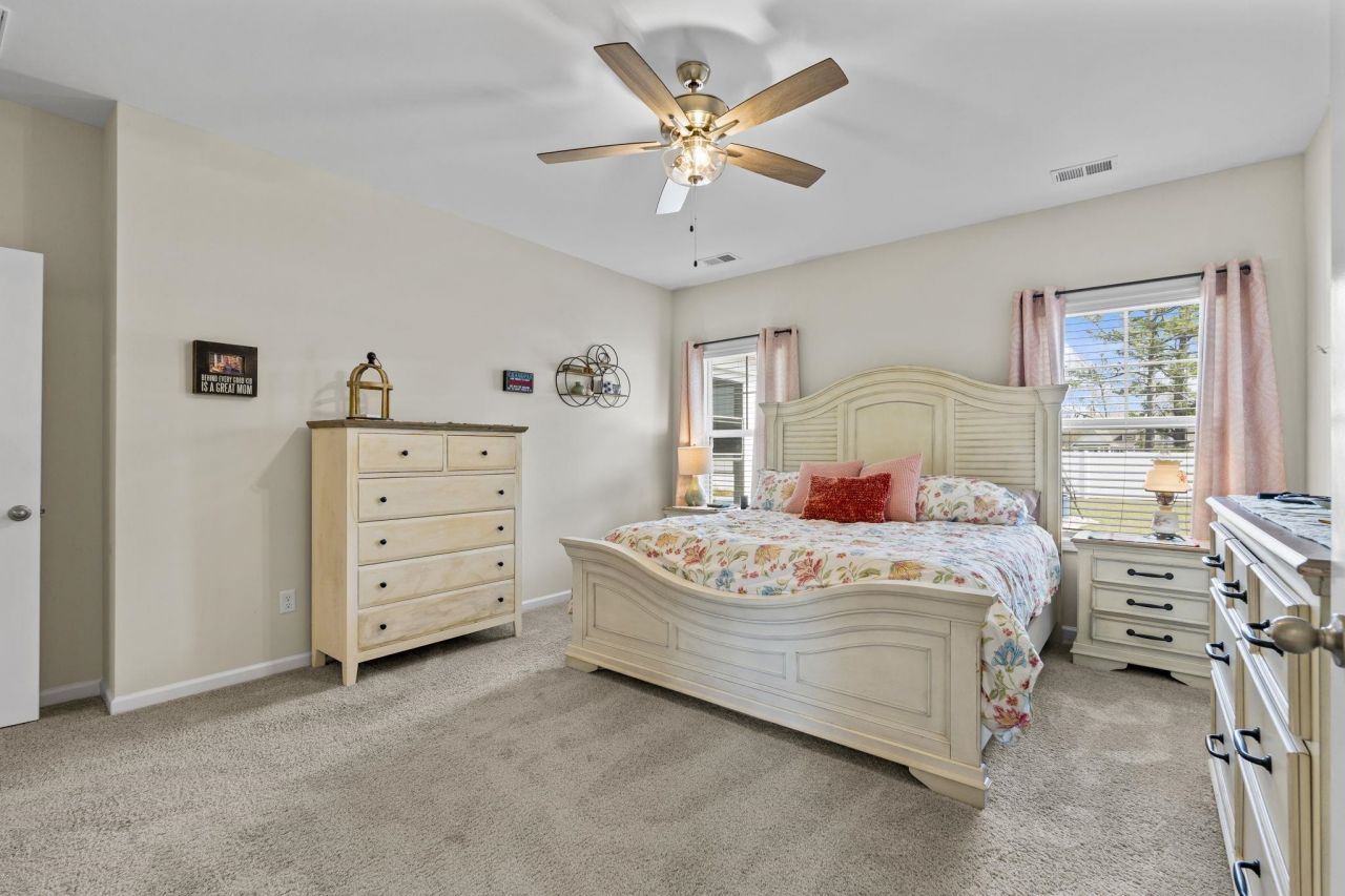 562 Honeyhill Loop Photo 25