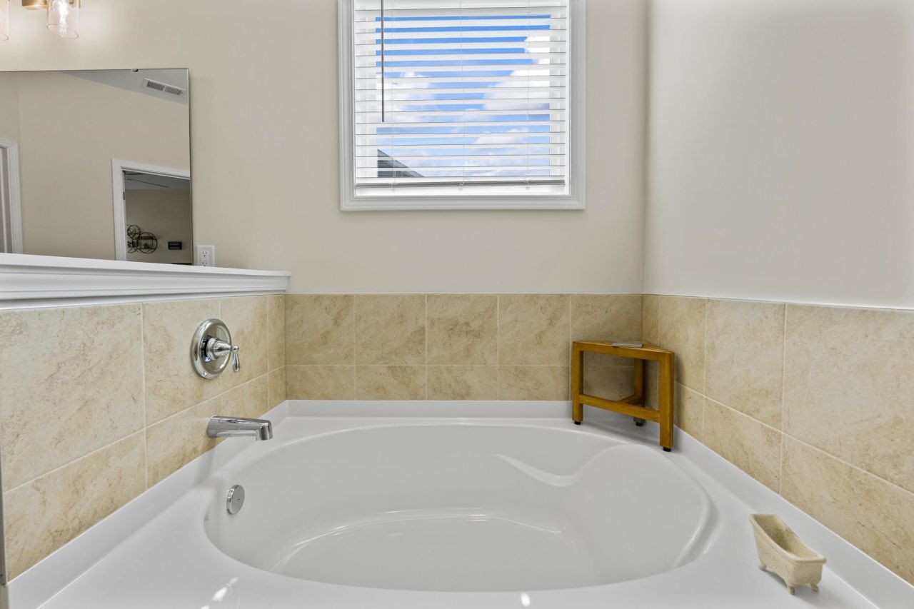 562 Honeyhill Loop Photo 28