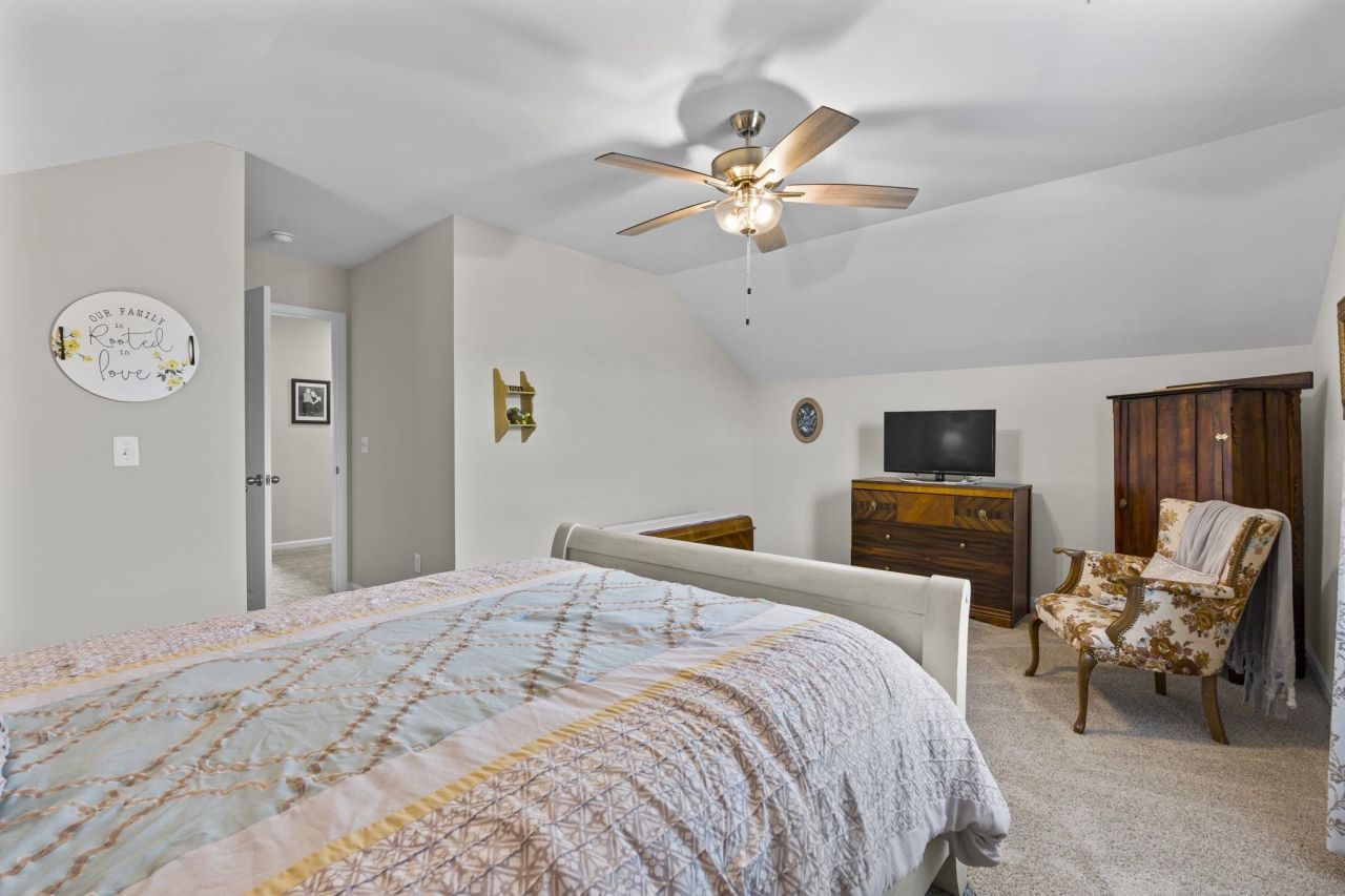 562 Honeyhill Loop Photo 36