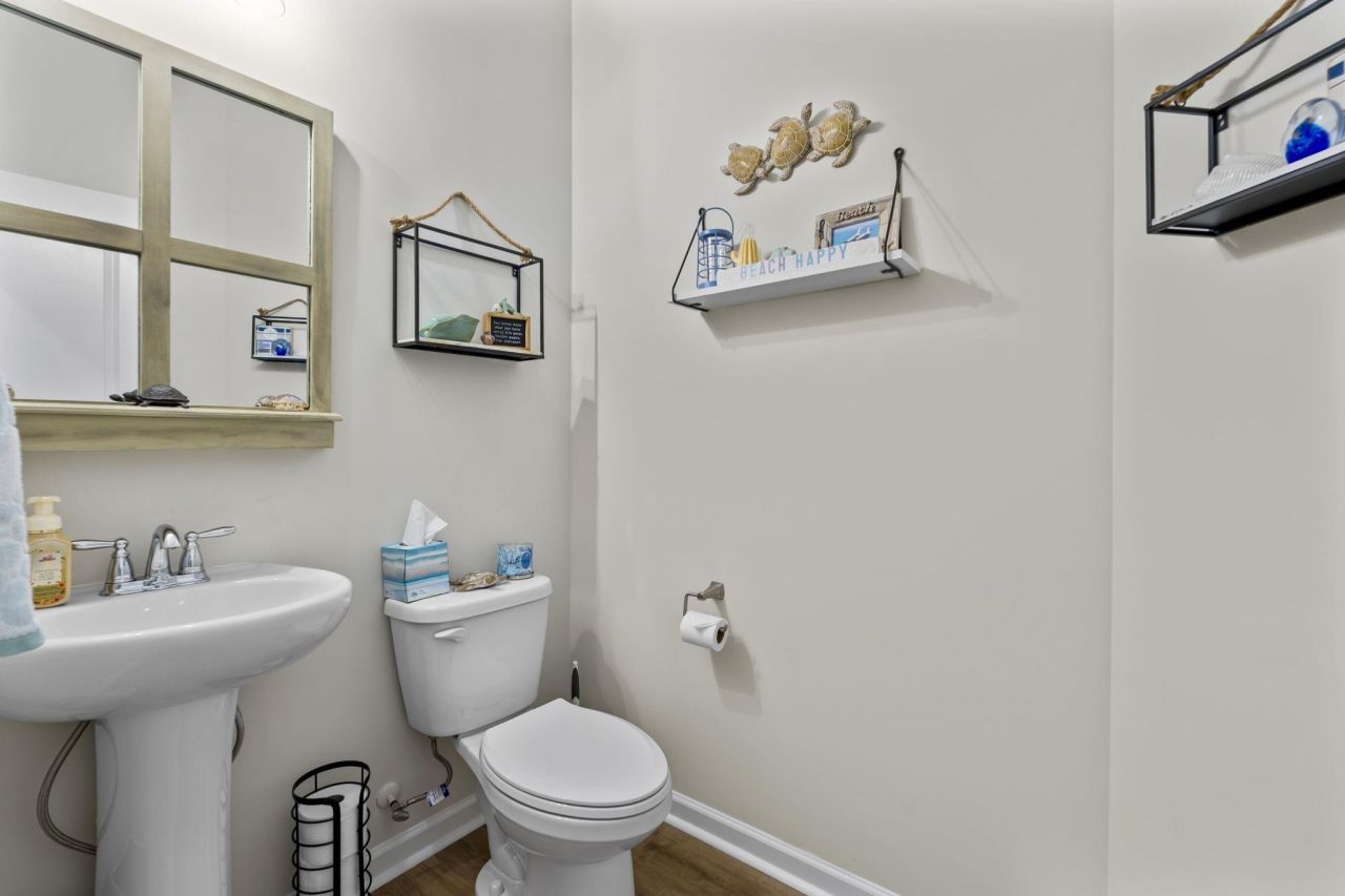 562 Honeyhill Loop Photo 9