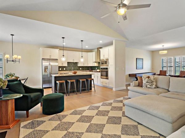 520 N Stone Ridge DRIVE, Lake Geneva, WI 53147