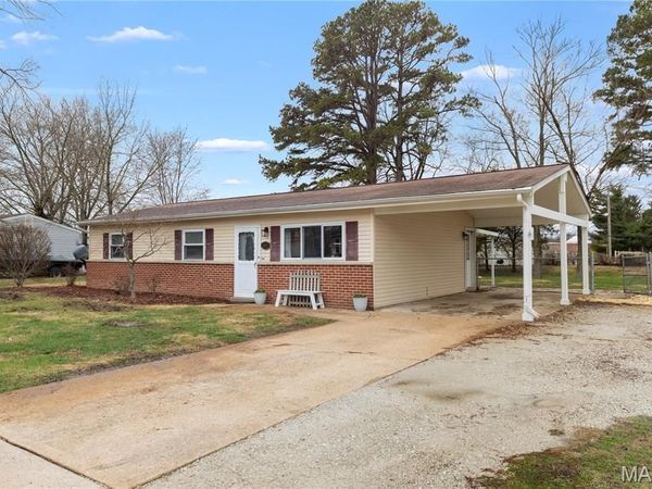 247 Ramsey Lane , Ballwin, MO 63021