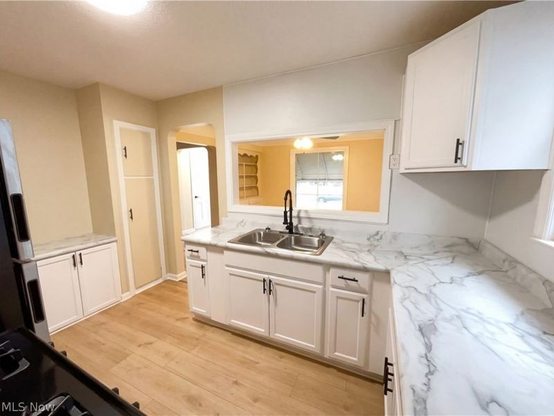 20511 Balfour Road, Warrensville Heights, OH 44122 Photo 8