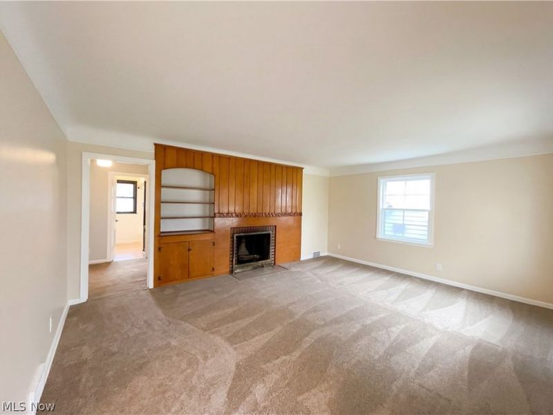 20511 Balfour Road, Warrensville Heights, OH 44122 Photo 9