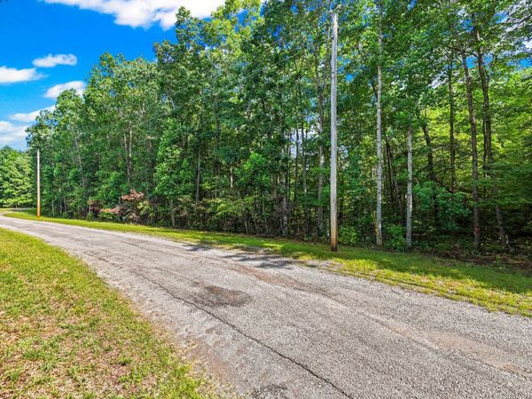 Little Place, Monterey, TN 38574