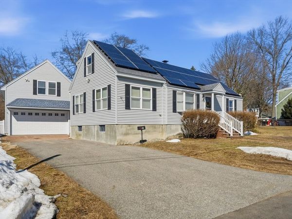 37 Saint Paul St, Lowell, MA 01851