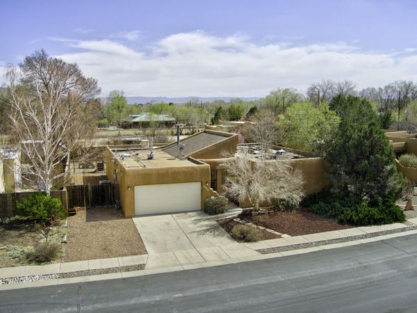 4412 De La Cruz NW, Albuquerque, NM 87107