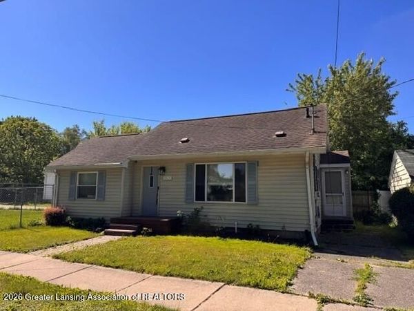 2600 Maplewood Avenue, Lansing, MI 48910