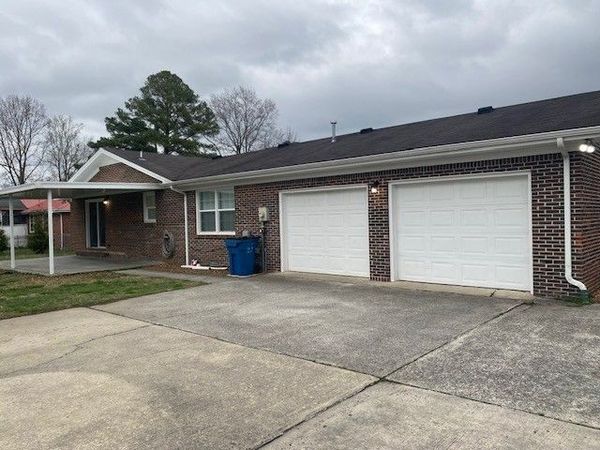 607 Adams St, Manchester, TN 37355