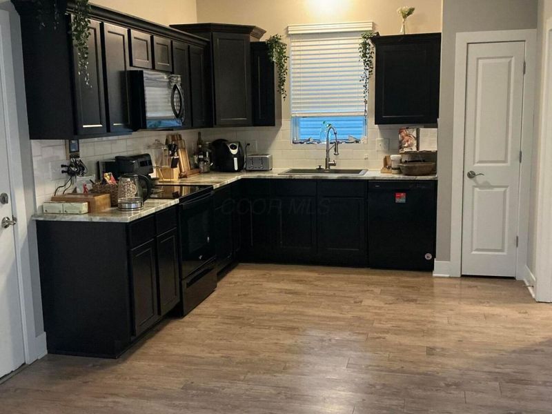 98 Glenridge Drive , Newark, OH 43055 Photo 2