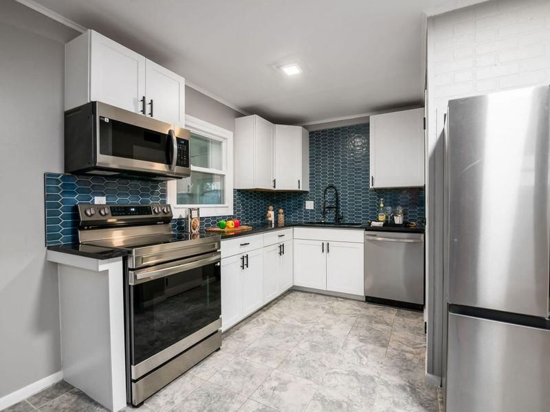 4275 Wayne Street , Hilliard, OH 43026 Photo 10