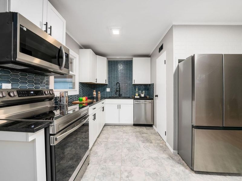 4275 Wayne Street , Hilliard, OH 43026 Photo 11