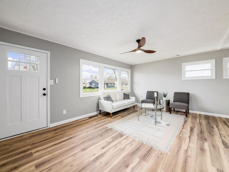 4275 Wayne Street , Hilliard, OH 43026 Photo 5