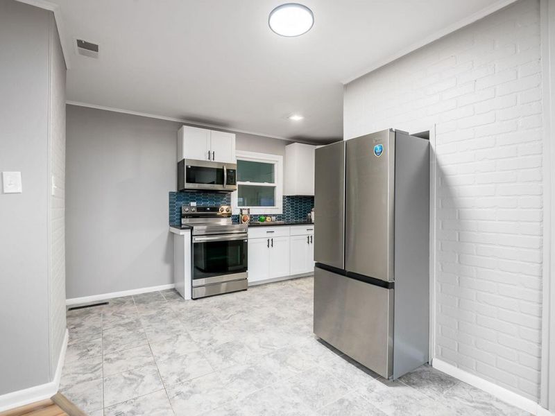 4275 Wayne Street , Hilliard, OH 43026 Photo 9