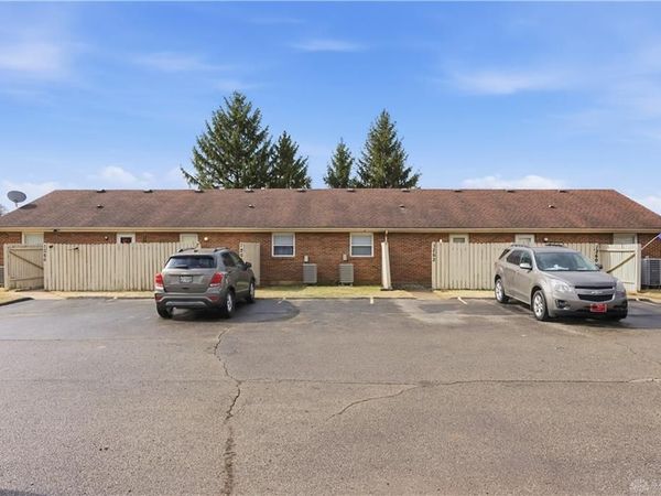 1260 Governors Square Drive, Centerville, OH 45458