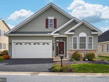 482 ALLEGIANCE DRIVE , LITITZ, PA 17543