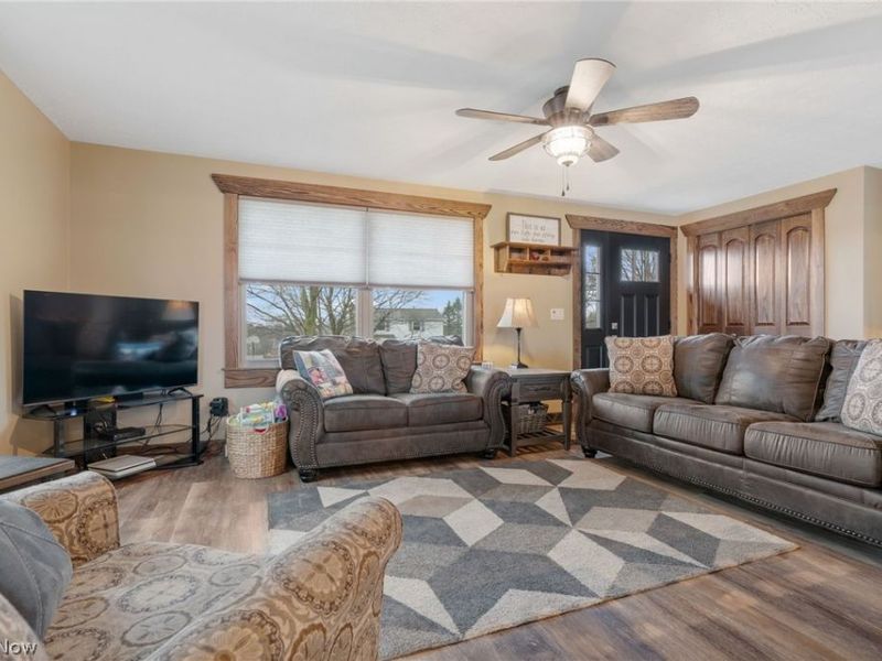 2120 Edmar Street , Louisville, OH 44641 Photo 10