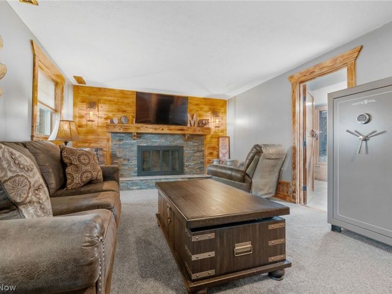 2120 Edmar Street , Louisville, OH 44641 Photo 19