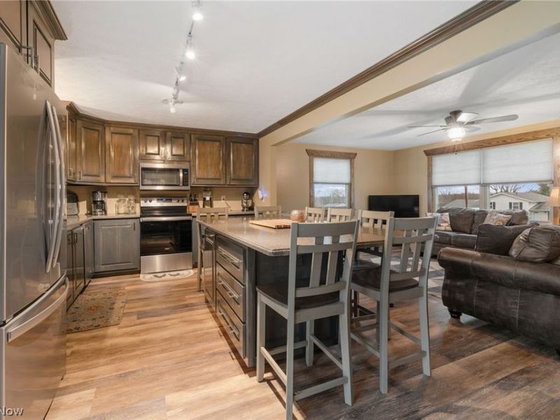 2120 Edmar Street , Louisville, OH 44641 Photo 4