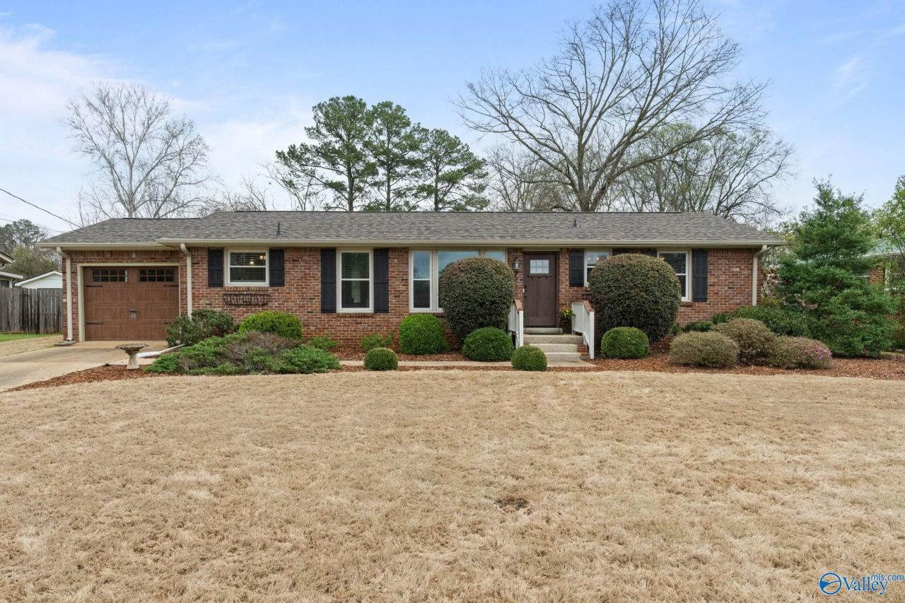 7705 Saxon Drive, Huntsville, AL 35802 Main Photo