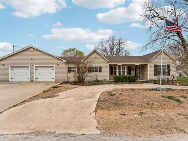 229 N 6th Avenue, Purcell, OK 73080