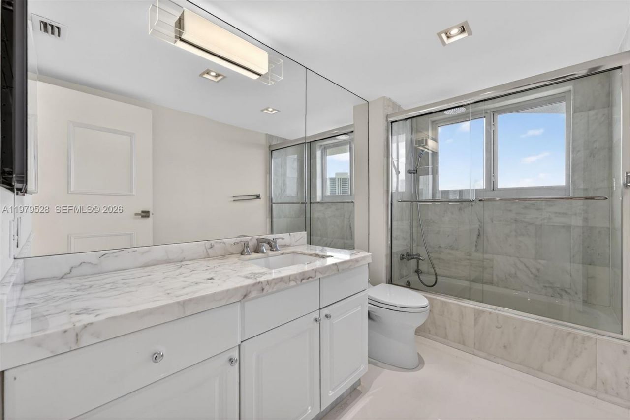 3600 Yacht Club Dr, Unit 1802, Aventura, FL 33180 Photo