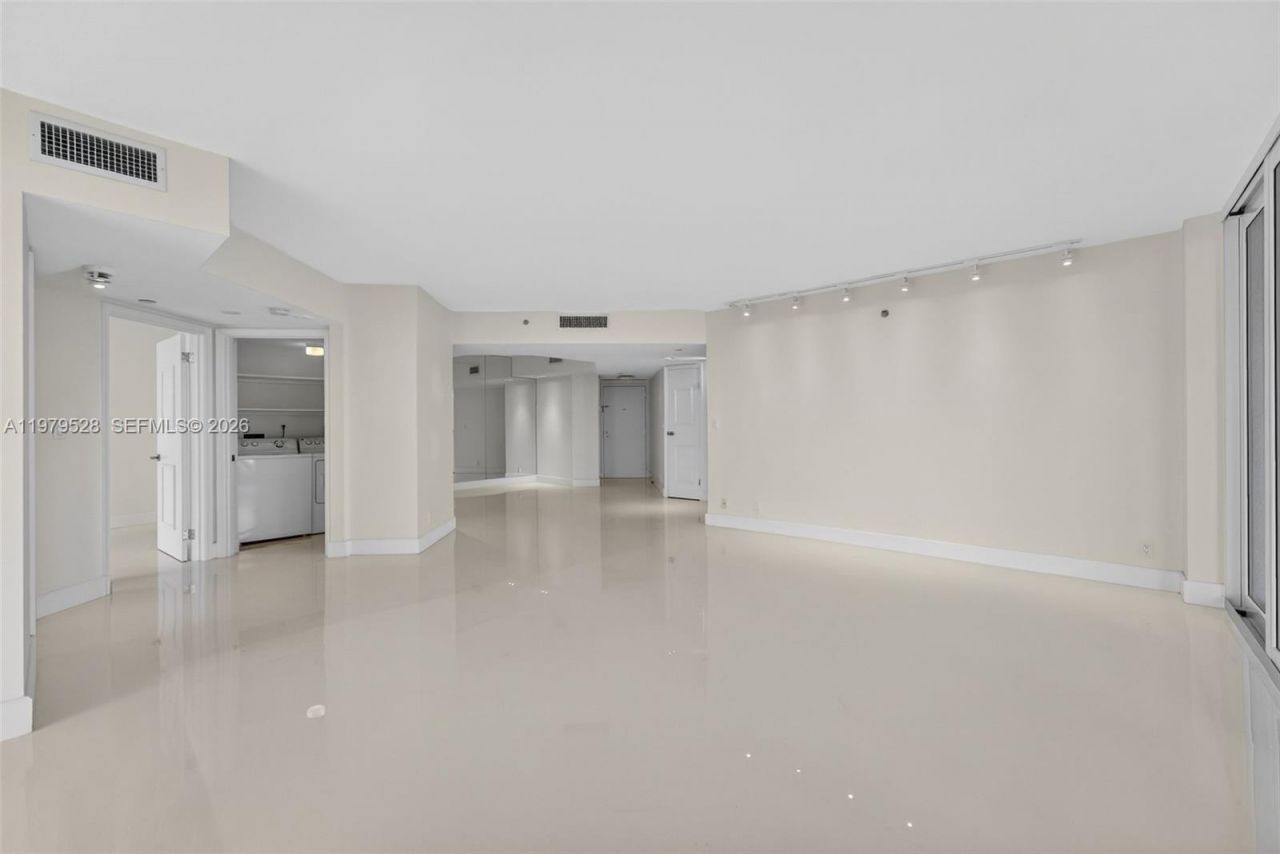 3600 Yacht Club Dr, Unit 1802, Aventura, FL 33180 Photo