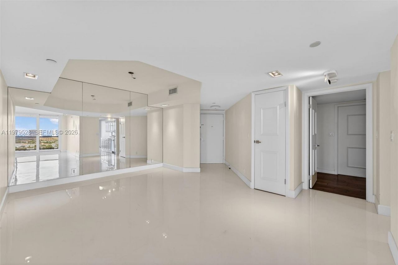 3600 Yacht Club Dr , Unit 1802, Aventura, FL 33180 Photo