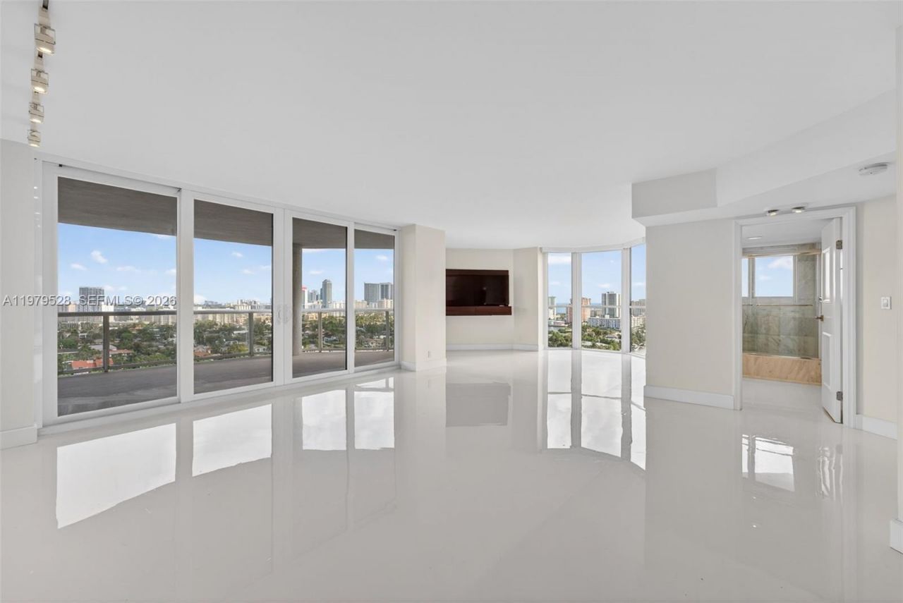 3600 Yacht Club Dr, Unit 1802, Aventura, FL 33180 Photo