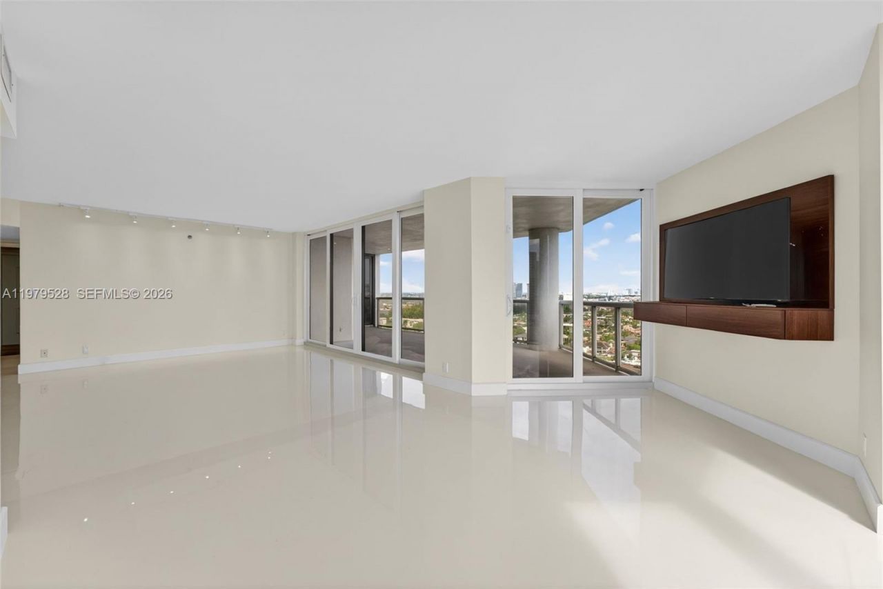 3600 Yacht Club Dr , Unit 1802, Aventura, FL 33180 Photo