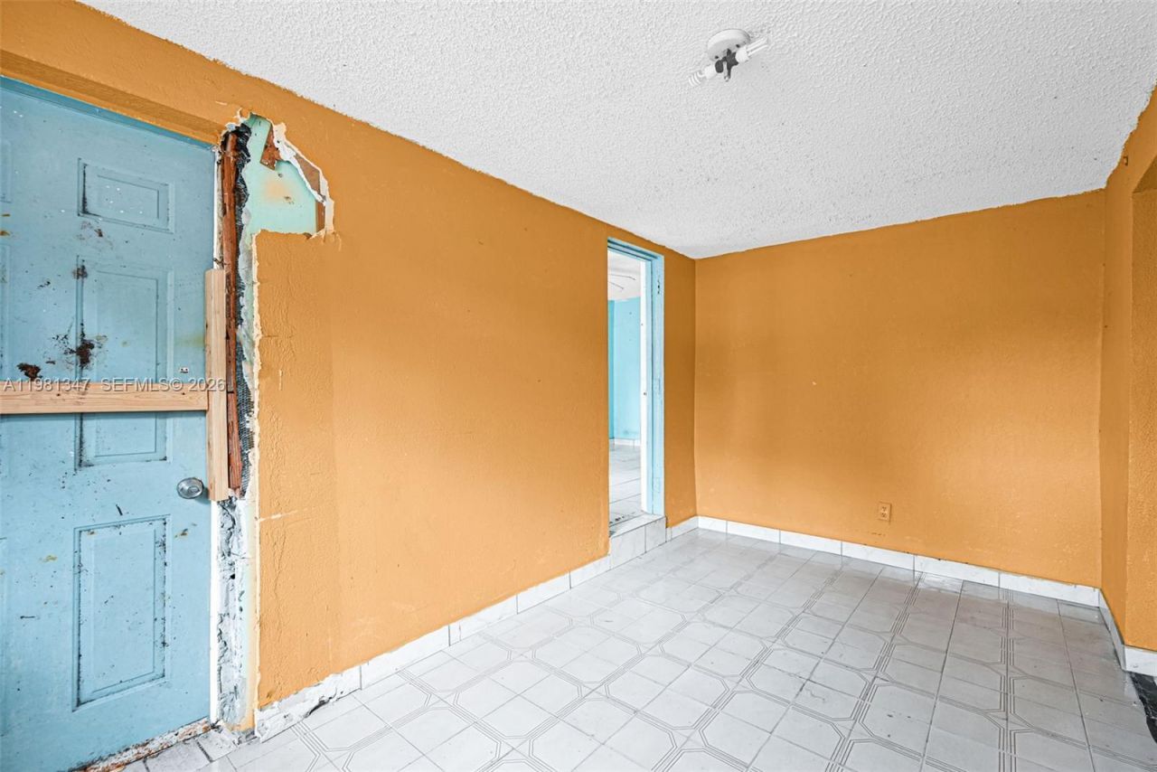 2415 NW 15th St, Miami, FL 33125 Photo