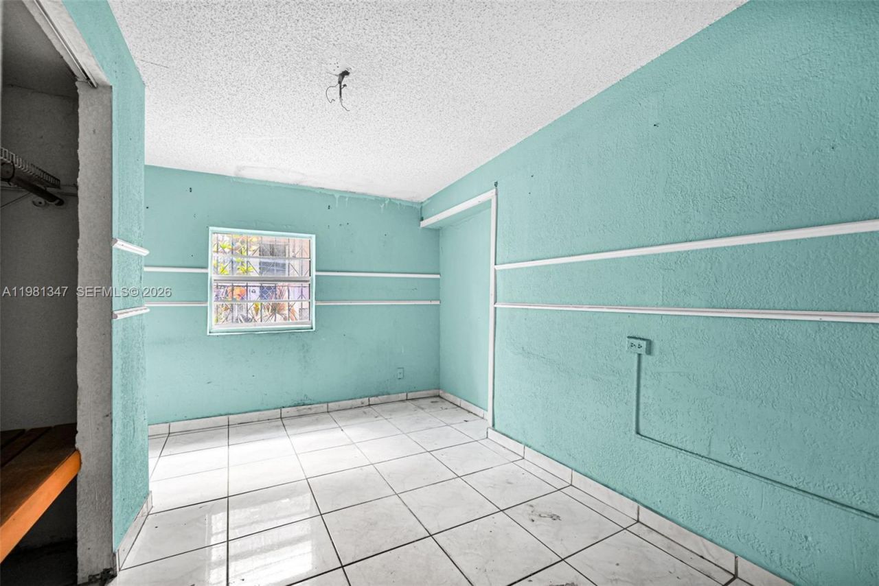 2415 NW 15th St, Miami, FL 33125 Photo