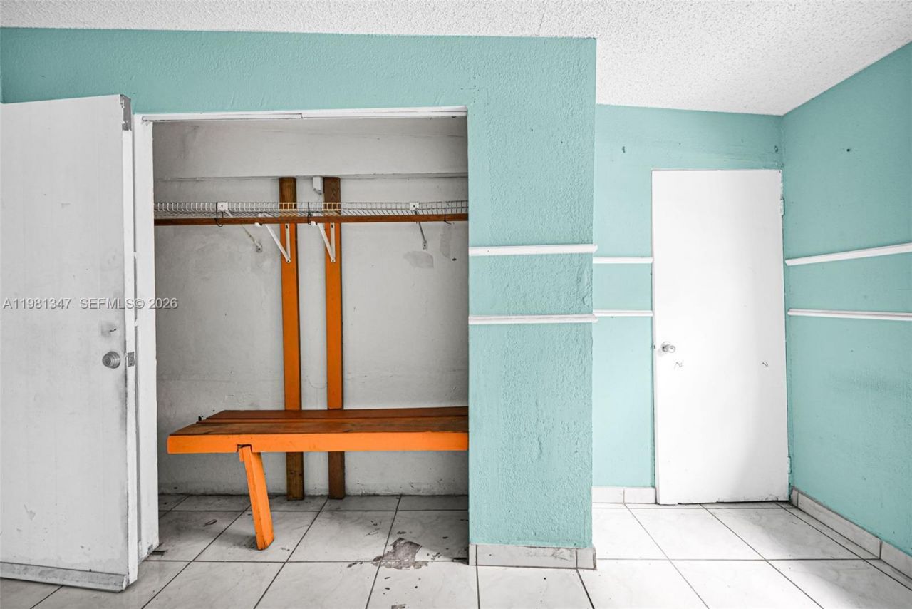 2415 NW 15th St, Miami, FL 33125 Photo