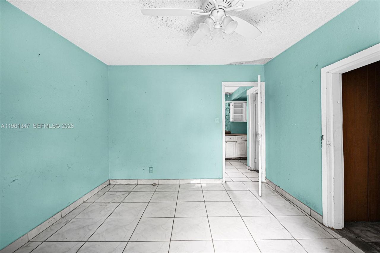 2415 NW 15th St, Miami, FL 33125 Photo