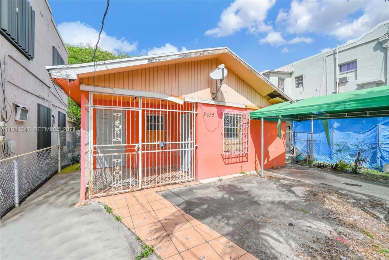 2415 NW 15th St, Miami, FL 33125 Photo