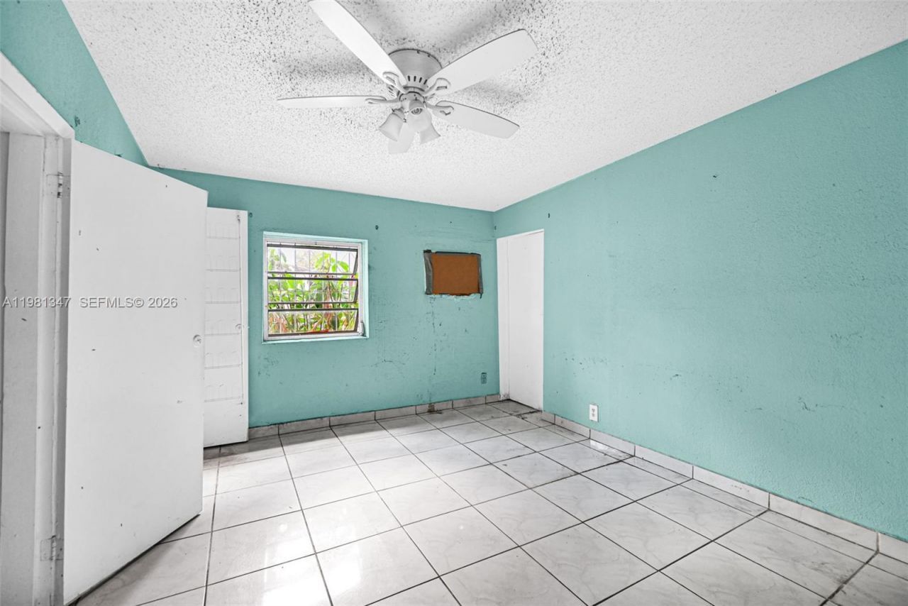 2415 NW 15th St, Miami, FL 33125 Photo