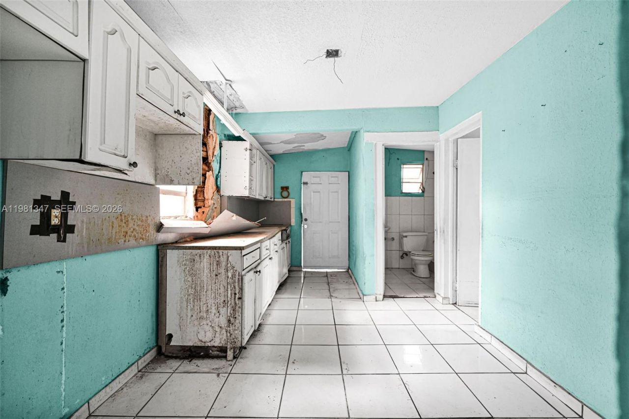 2415 NW 15th St, Miami, FL 33125 Photo