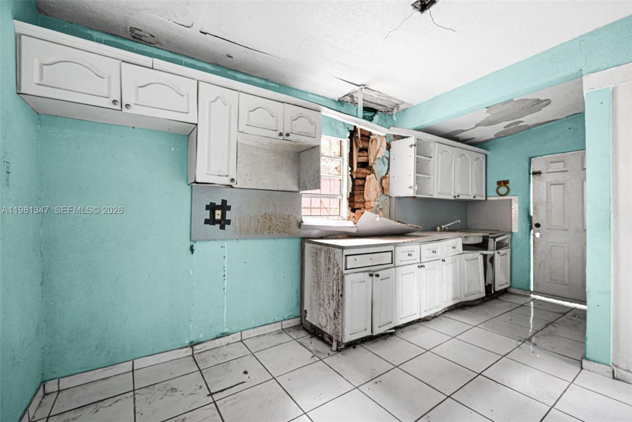 2415 NW 15th St, Miami, FL 33125 Photo