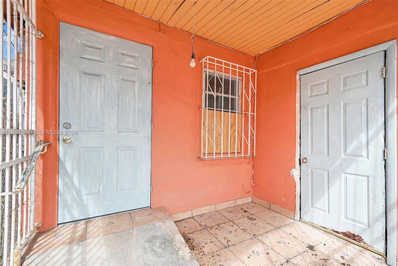 2415 NW 15th St, Miami, FL 33125 Photo