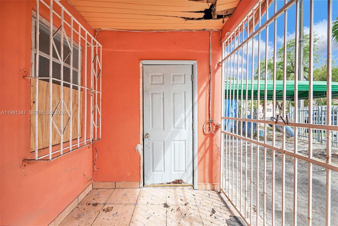 2415 NW 15th St, Miami, FL 33125 Photo