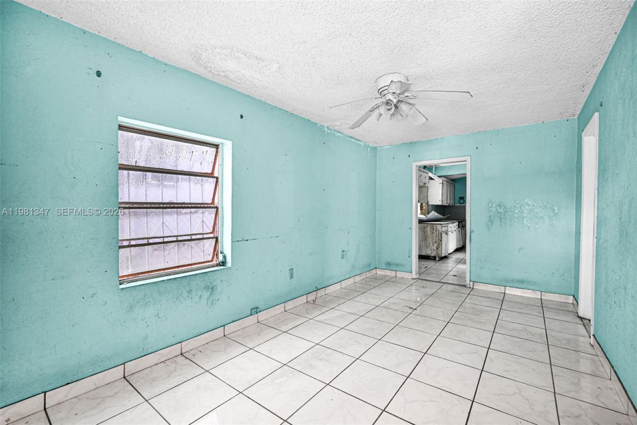 2415 NW 15th St, Miami, FL 33125 Photo