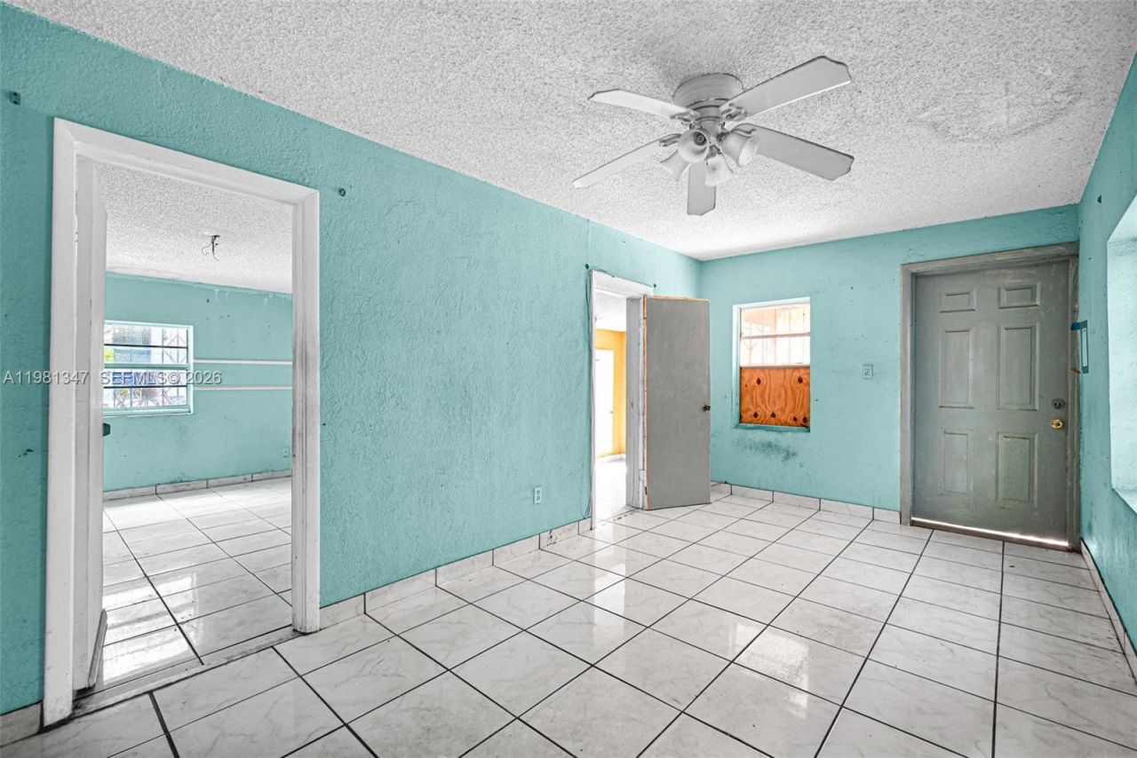 2415 NW 15th St, Miami, FL 33125 Photo