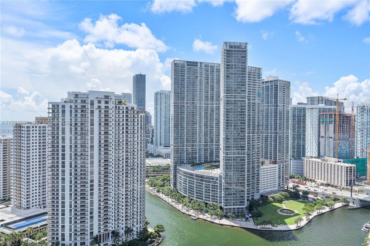 325 S Biscayne Blvd , Unit 3721, Miami, FL 33131 Photo