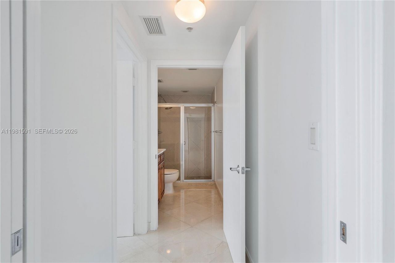 325 S Biscayne Blvd , Unit 3721, Miami, FL 33131 Photo