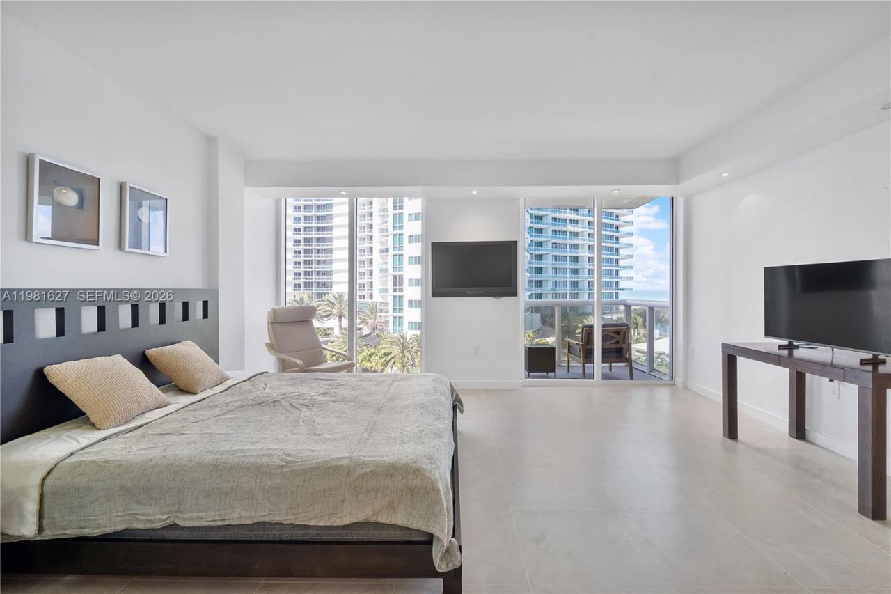 10275 Collins Ave, Unit 605, Bal Harbour, FL 33154 Photo
