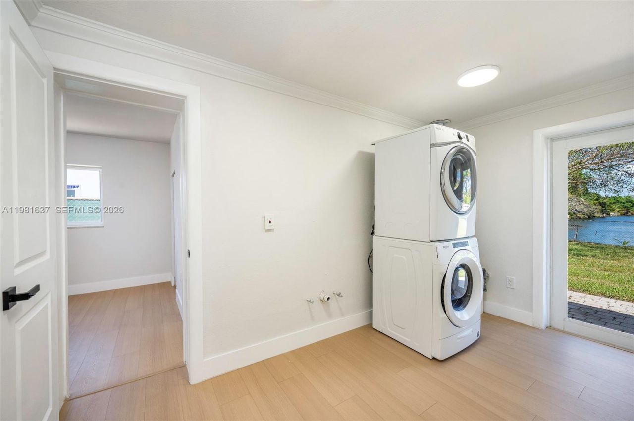 9361 SW 16th St, Miami, FL 33165 Photo